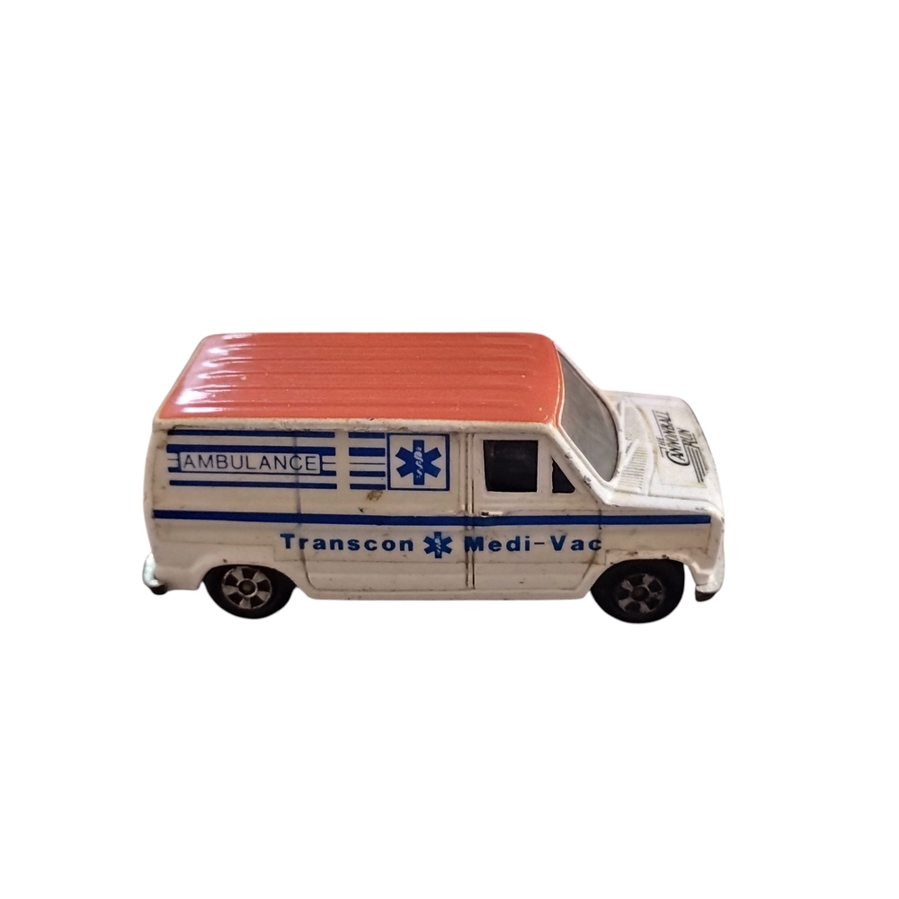ERTL The Cannonball Run Ford van Transcon Medi-Vac Ambulance Diecast 1:64 scale